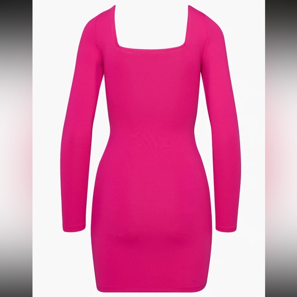 ARITZIA BABATON HOT PINK Contour Squareneck Longsleeve mini dress SIZE SMALL - Picture 3 of 4